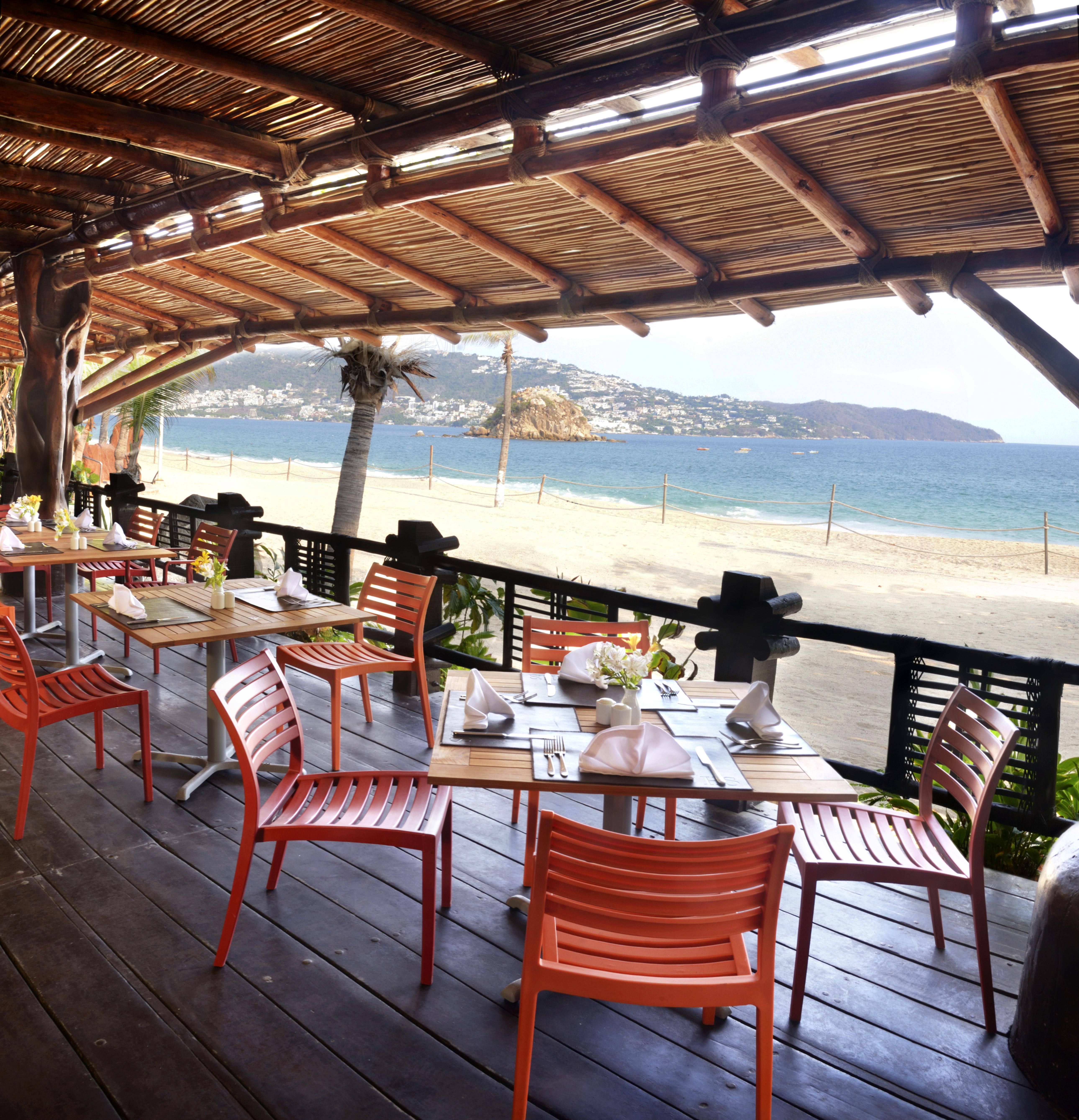 Hs Hotsson Hotel Акапулько Экстерьер фото Beachfront restaurant in Puerto Vallarta